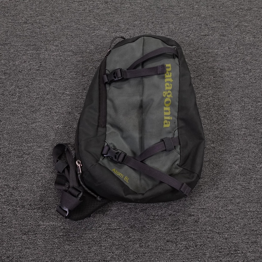 Patagonia Gray Atom 8L Sling Backpack Soft Case Adjustable Straps Men Daypack